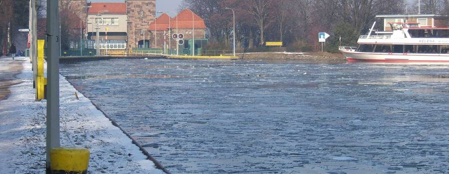 Schifferdiakon Herbert Wiesner geht von Bord